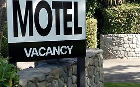 Four Peaks Motel