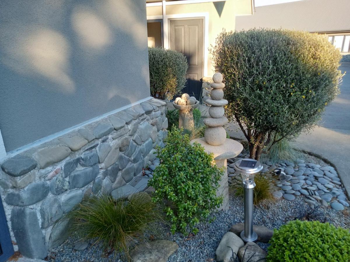 Four Peaks Motel Geraldine Exterior photo